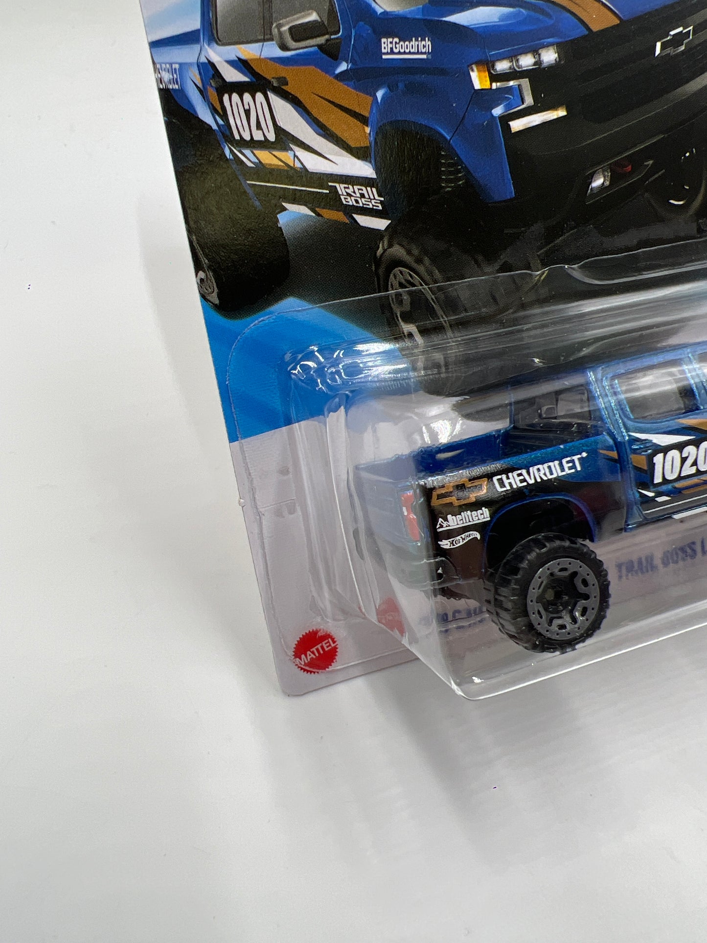 2025 Hot Wheels J Case HW Dirt #152 19 Chevy Silverado Trail Boss LT Blue 17i