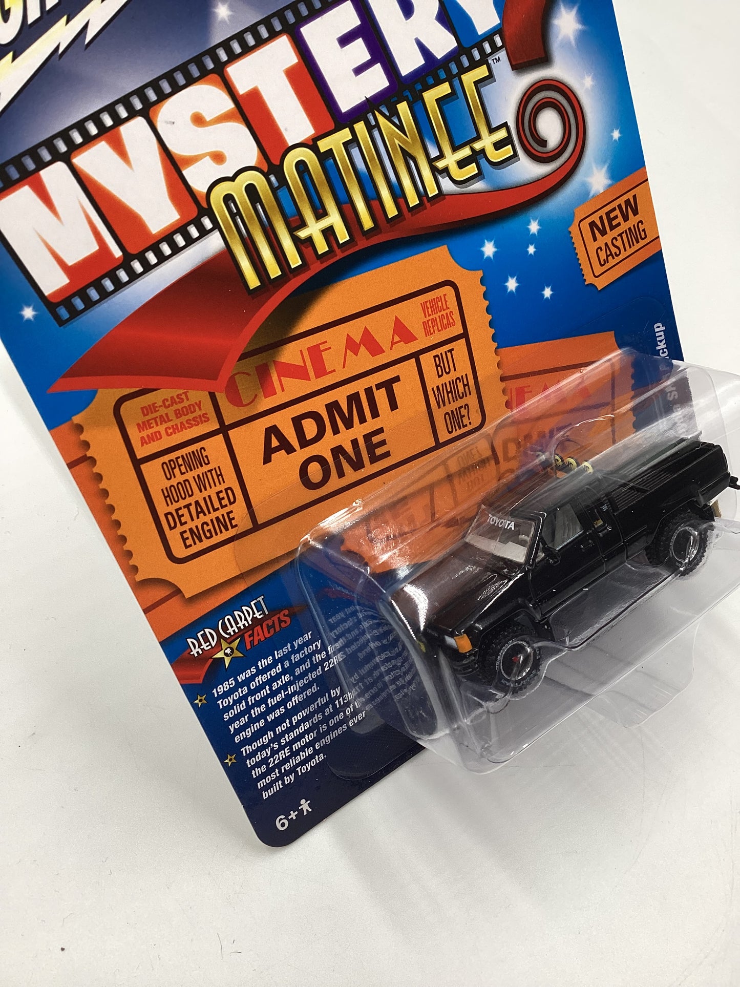 Johnny Lightning Pop Culture Mystey Matinee 1985 Toyota SR5 Pickup 223F