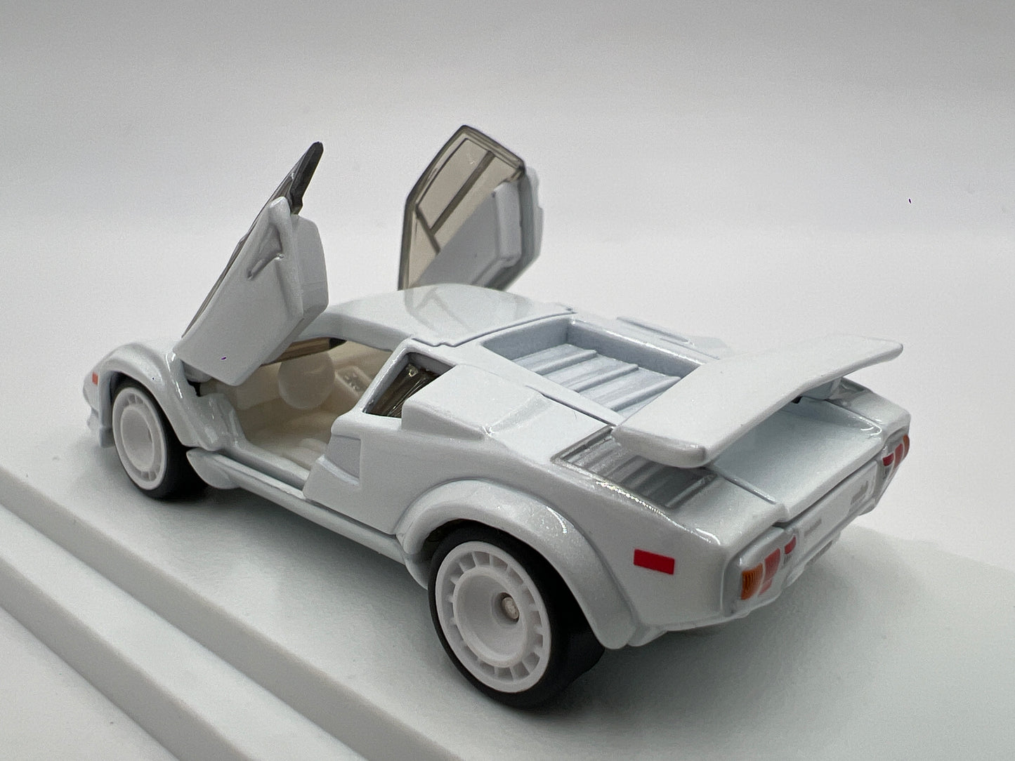 2025 Hot Wheels RLC Holiday Edition 1982 Lamborghini Countach LP 500 S White