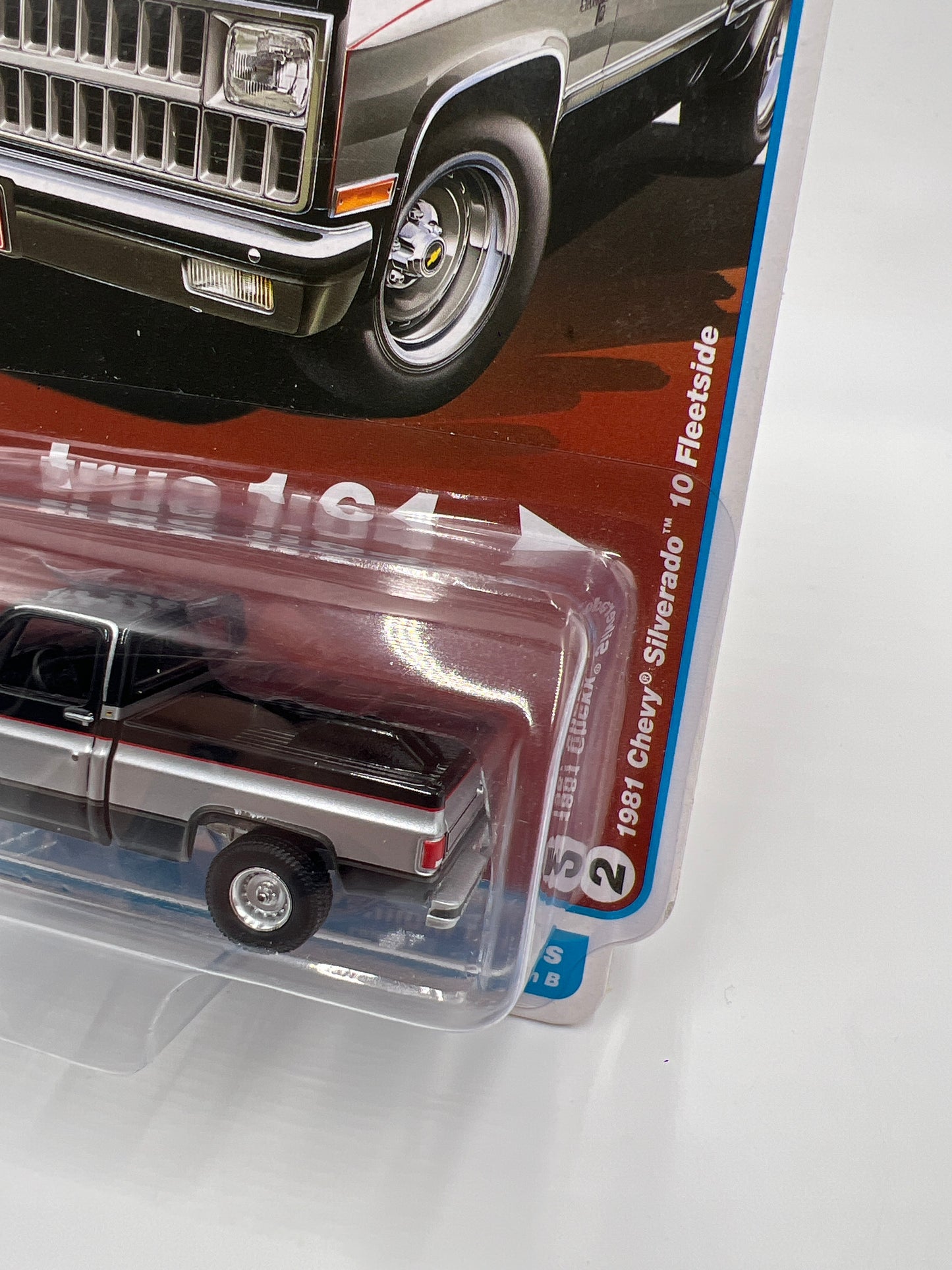 Auto World Muscle Trucks Release 1 Version B 1981 Chevy Silverado 10 Fleetside Black/Silver