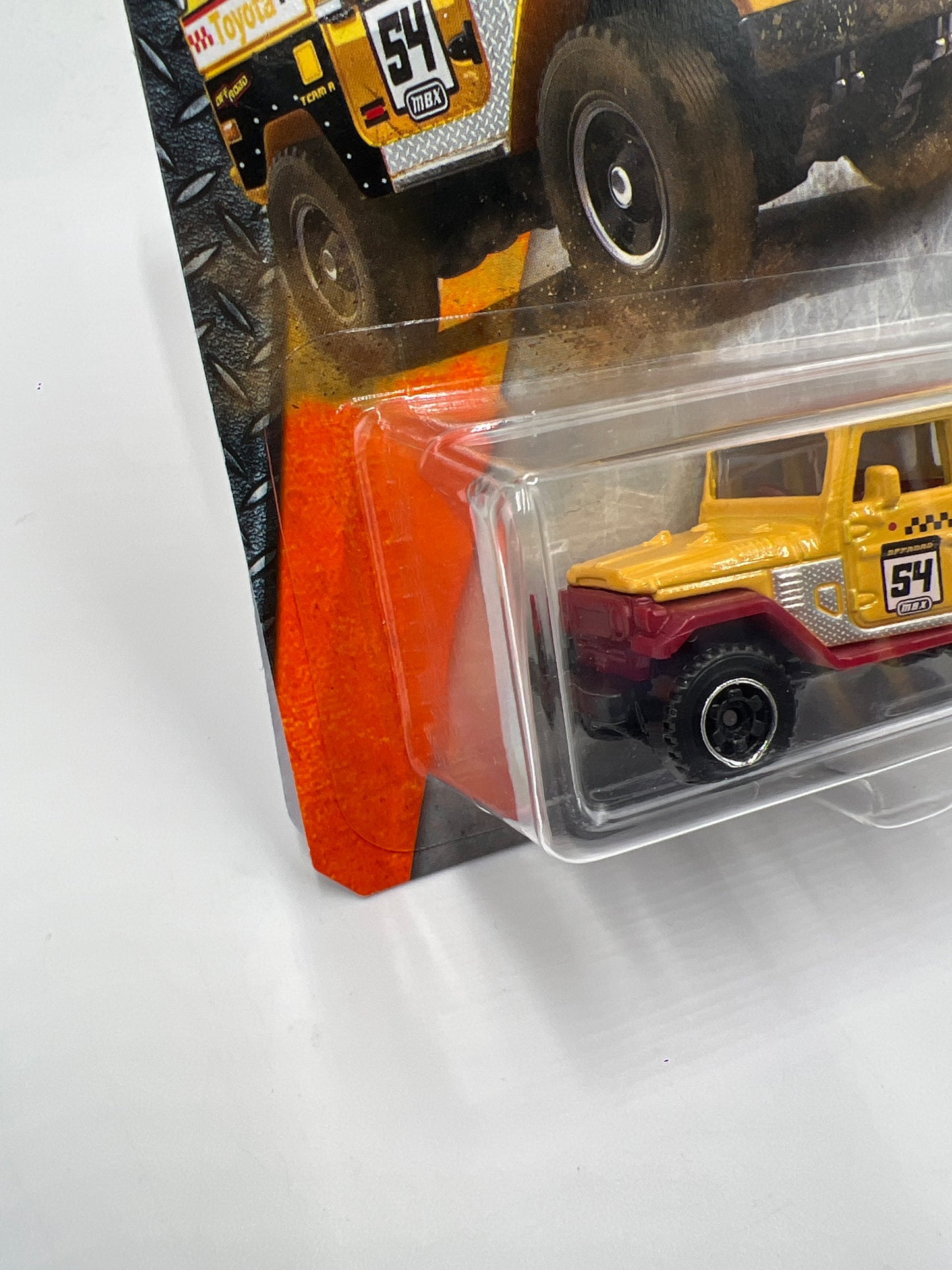 Matchbox MBX Explorers #120 Toyota Land Cruiser FJ40 Yellow 206E