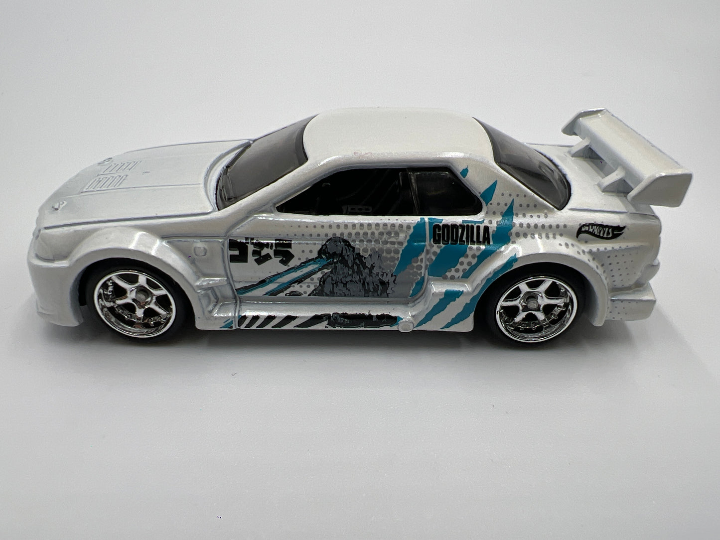 Hot Wheels Nissan Skyline GT-R R32 White Loose CUSTOM