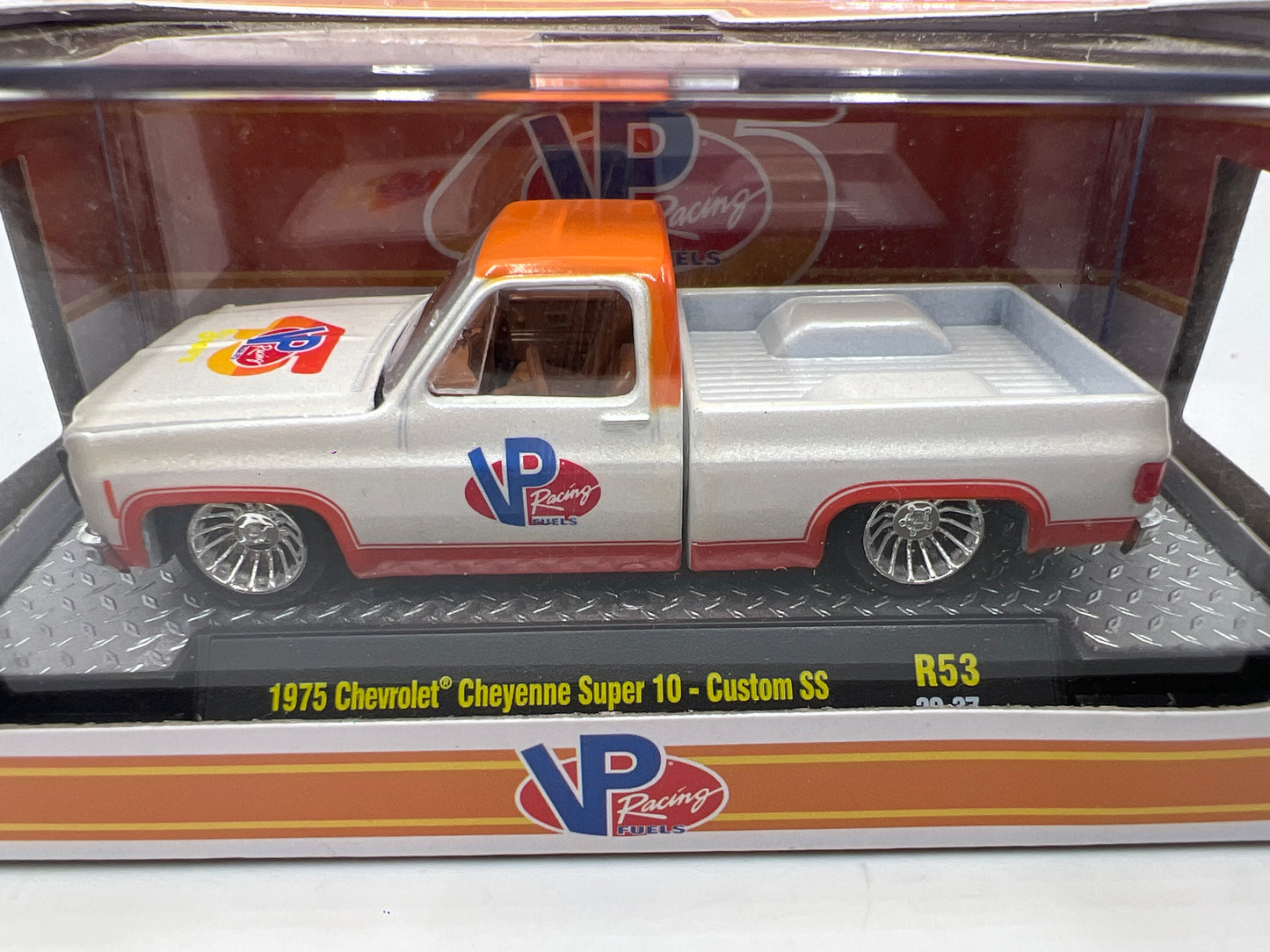 M2 Machines VP Racing 1975 Chevrolet Cheyenne Super 10 Custom SS R53