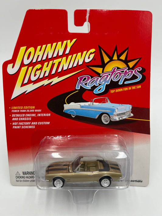 Johnny Lightning Ragtops 1967 Camaro Convertible Gold 220F