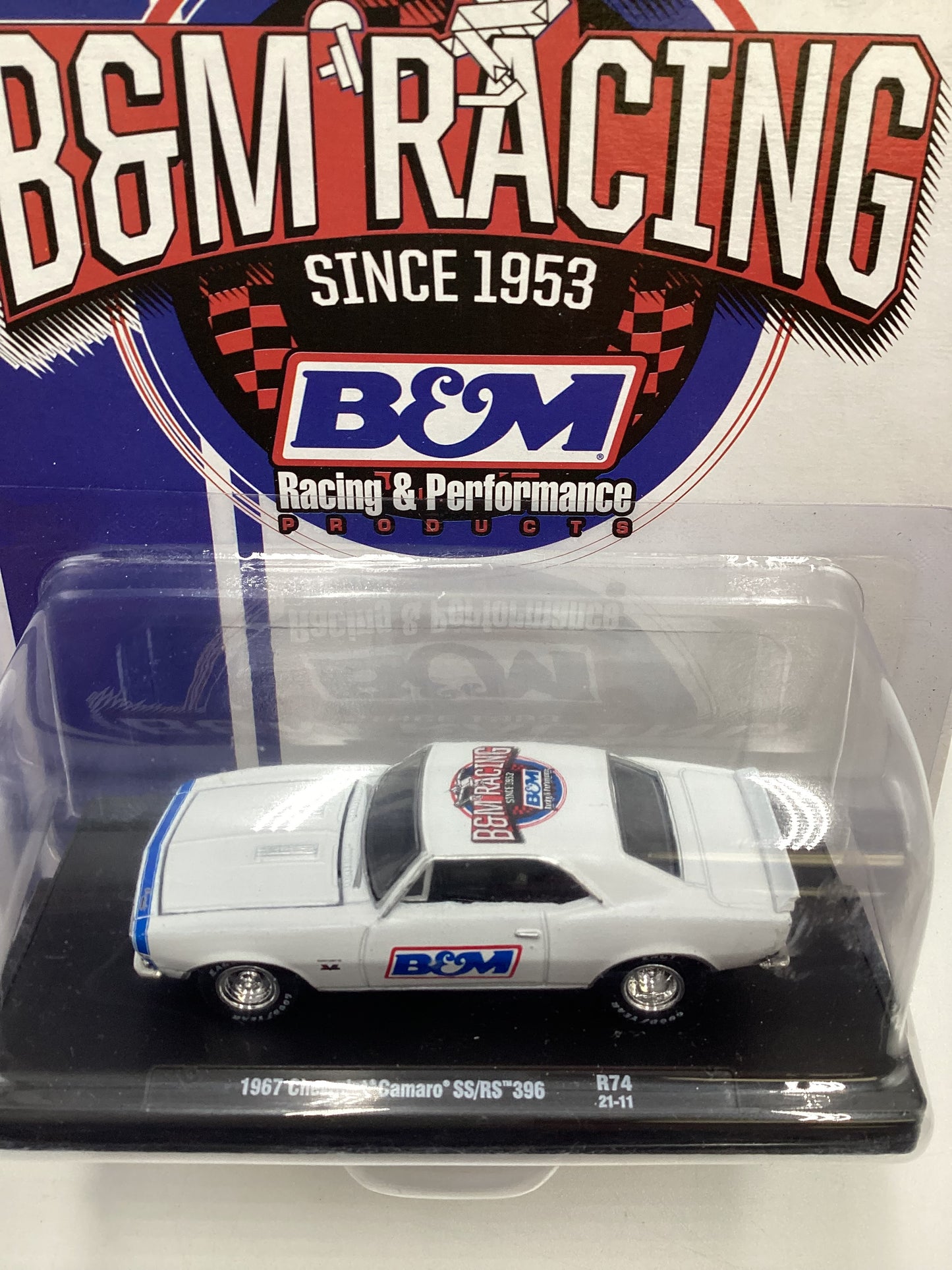 M2 Machines Auto Driver B&M 1967 Chevrolet Camaro SS/RS 396 White R74 190i