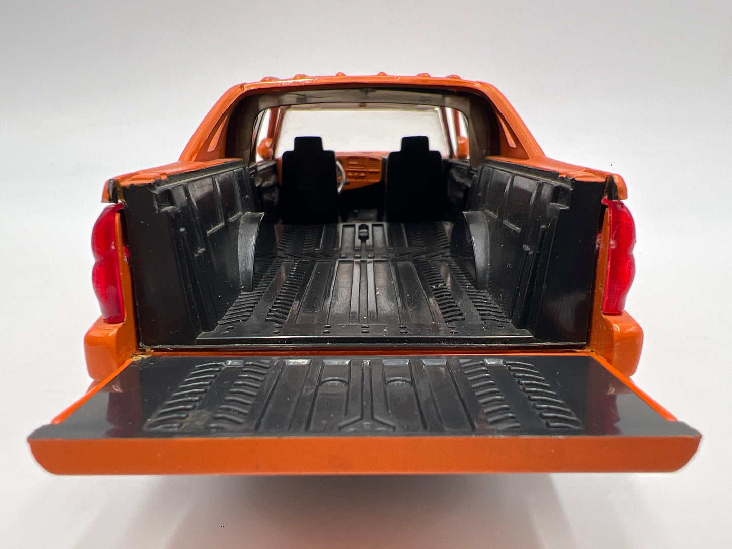 Jada 1/24 Scale Dub City 2001 Chevrolet Avalanche Orange Loose