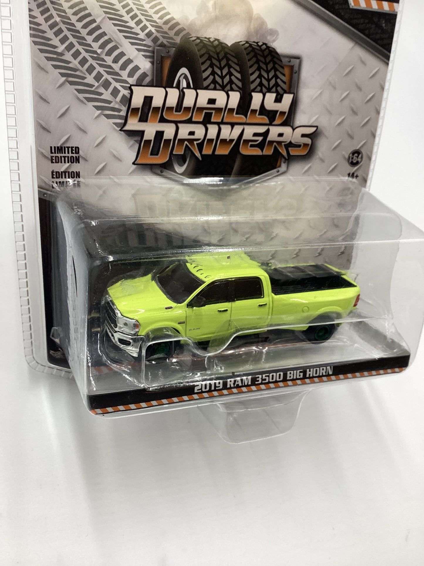 Greenlight Dually Drivers Series 11 2019 Dodge Ram 3500 Big Horn Neon Yellow CHASE