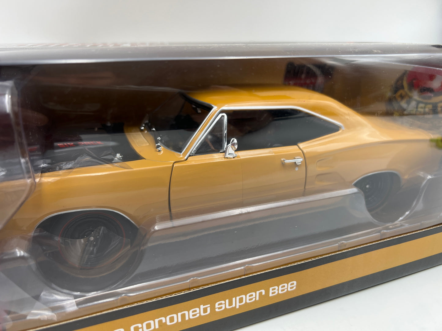 Auto World 1:18 Scale American Muscle #148/300 1969 1/2 Dodge Coronet Super Bee VHTF