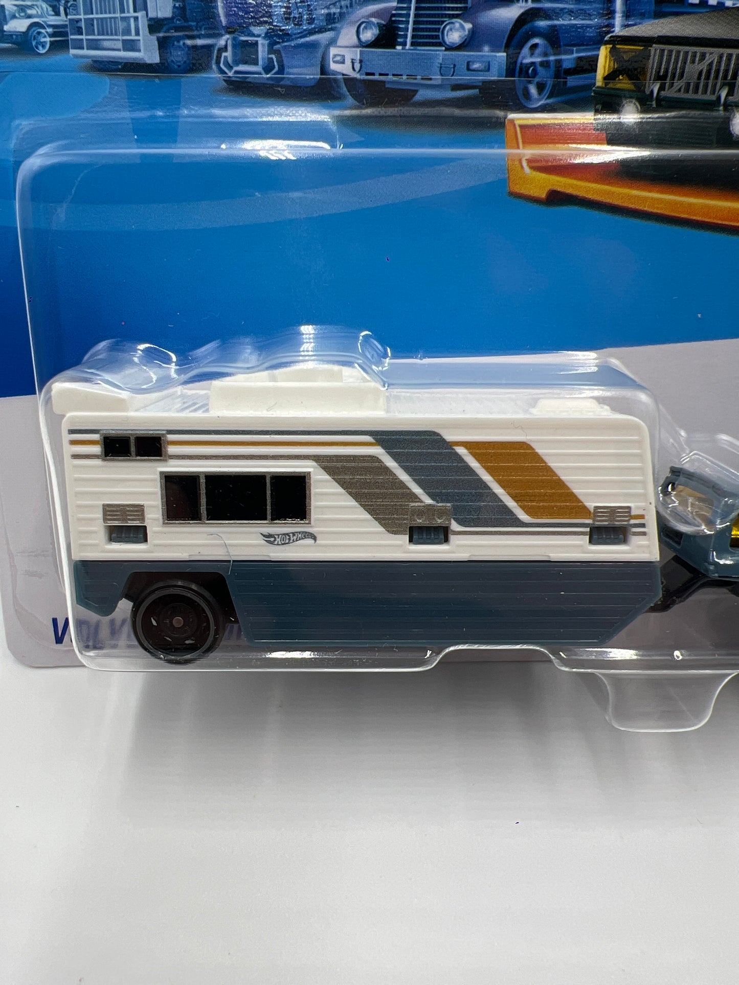 2024 Hot Wheels Track Fleet Volvo 240 Drift Camper SR