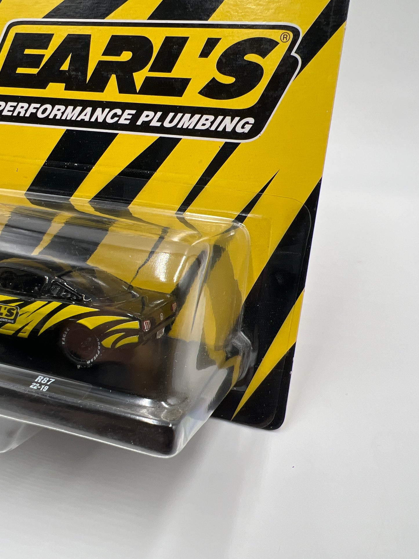 M2 Machines Auto Drivers 1966 Ford Mustang Fastback 2+2 Black/Yellow Earls R87