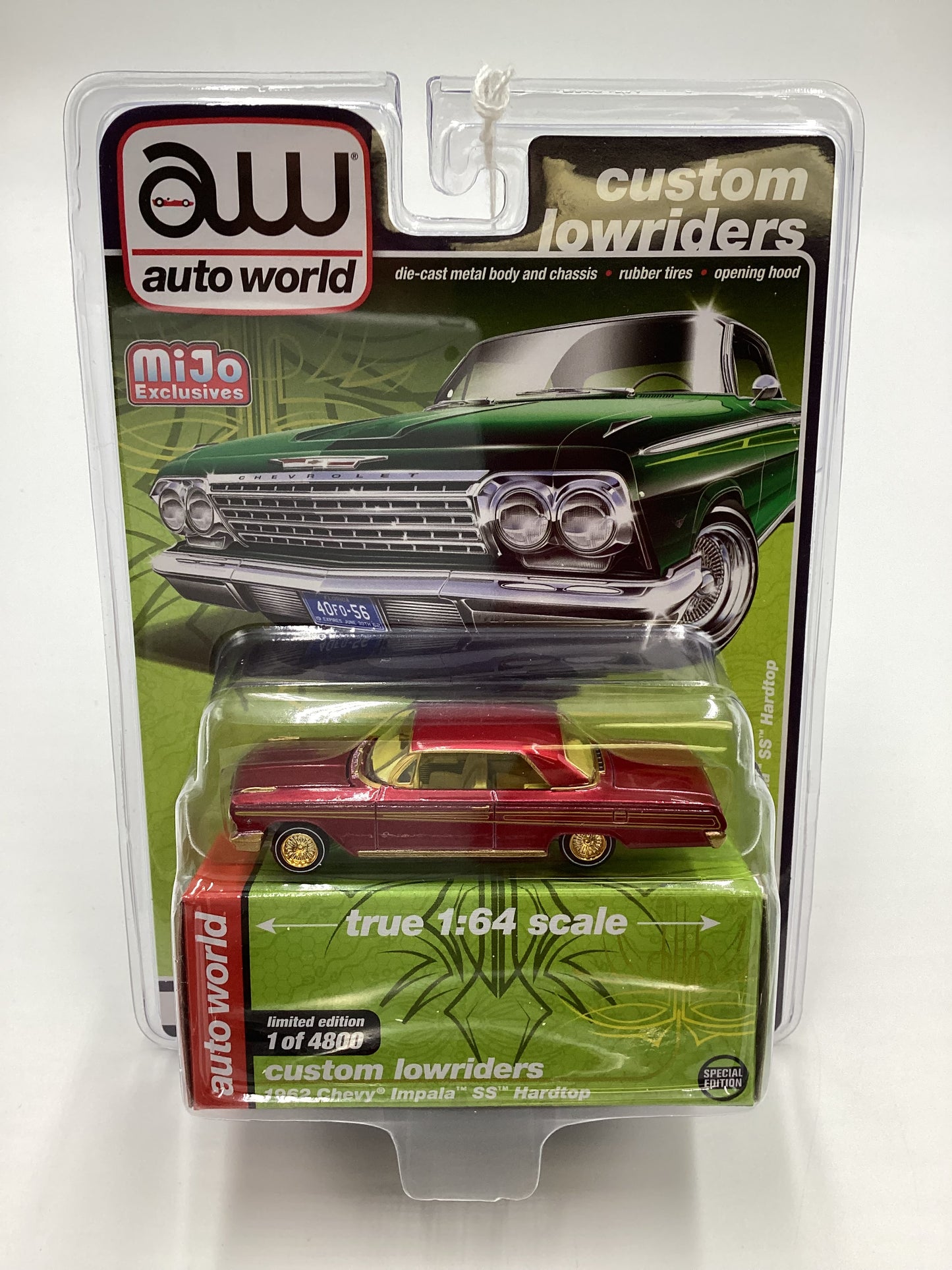 Auto World Custom Lowriders 1962 Chevy Impala SS Hardtop Ultra Red Chase Red