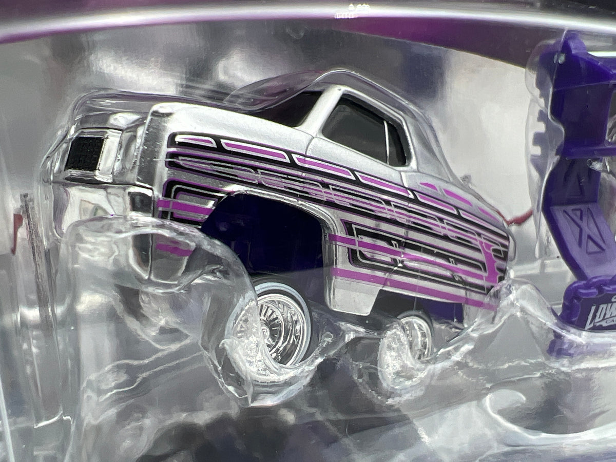 MGA Car Tuned Series 4 Show Glow Lowriders #8 70 Chevy Monte Carlo Silver/Purple