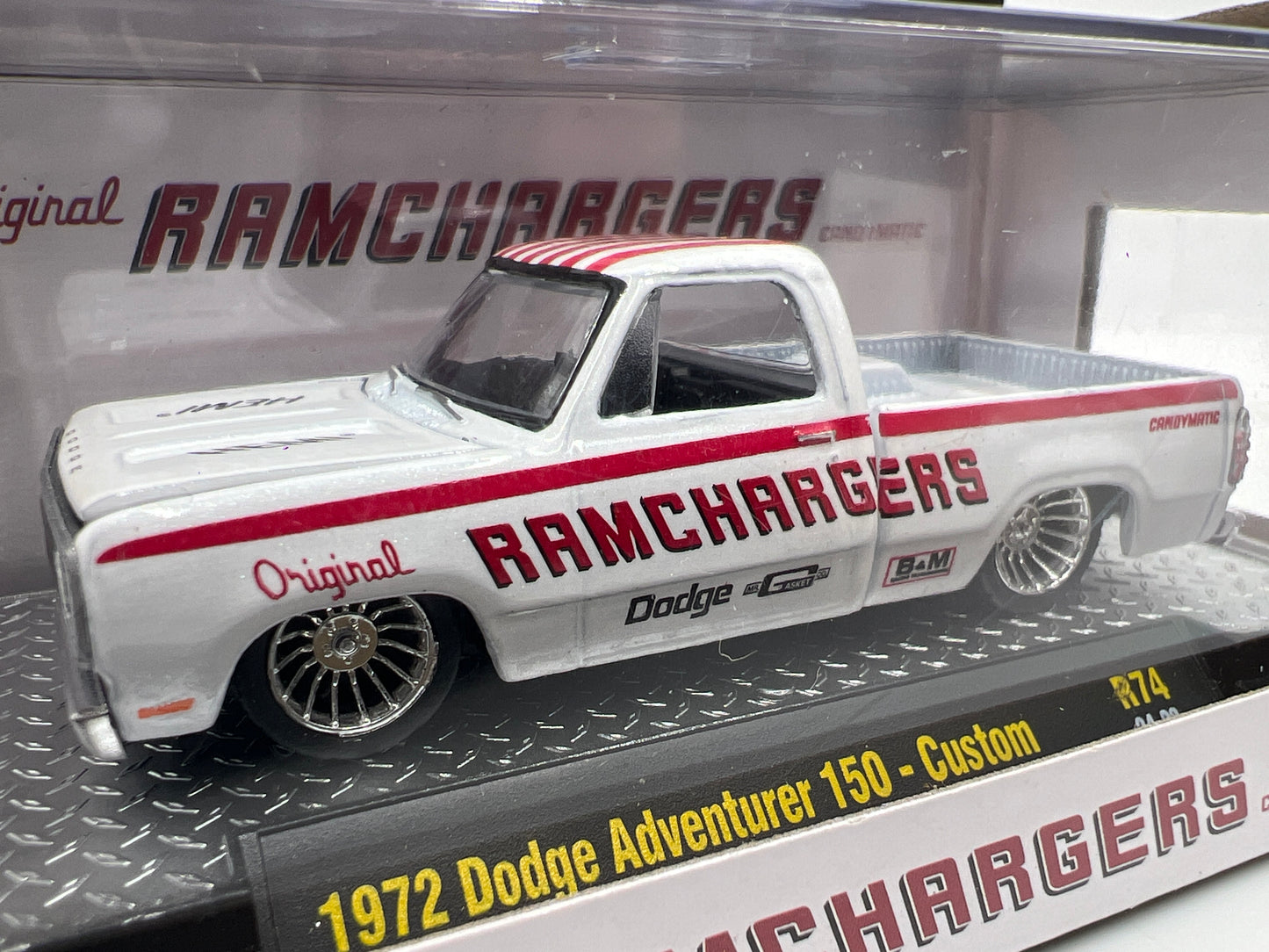 M2 Machines R74 Ramchargers 1972 Dodge Adventurer 150 Custom White