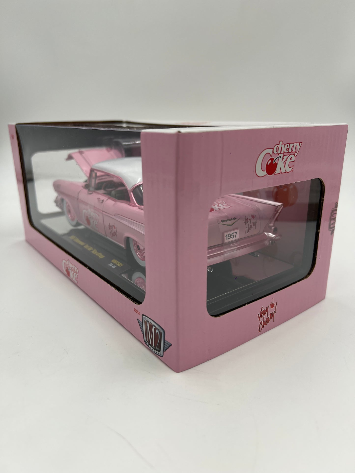 M2 Machines 1/24 Chase 1/750 Cherry Coke 1957 Chevy Bel Air Hardtop Pink WMTS01