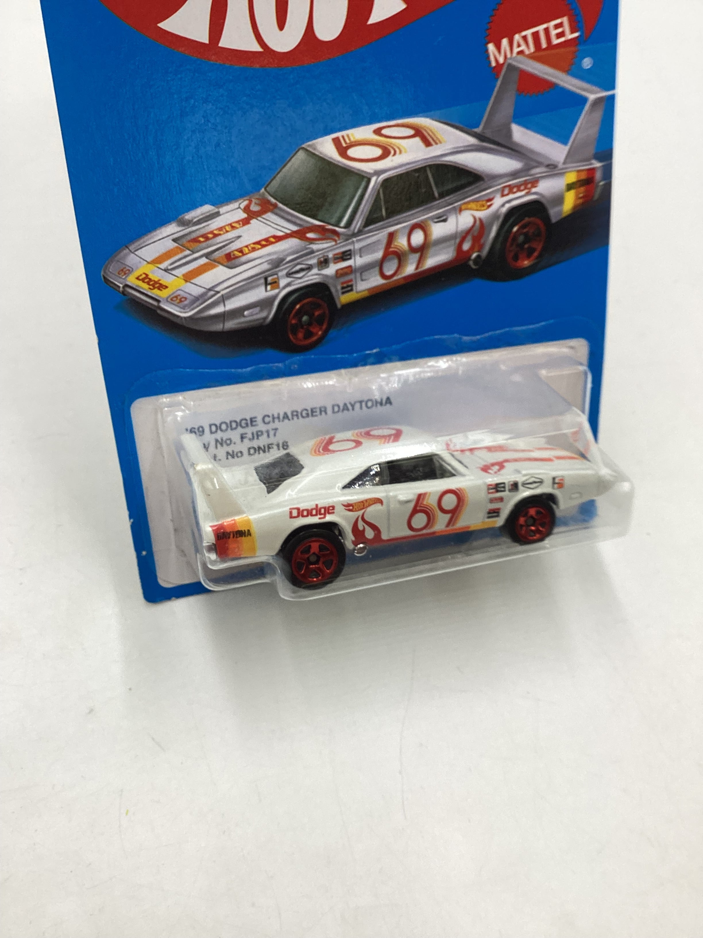 Hot Wheels Retro Style Series #FJP17 69 Dodge Charger Daytona