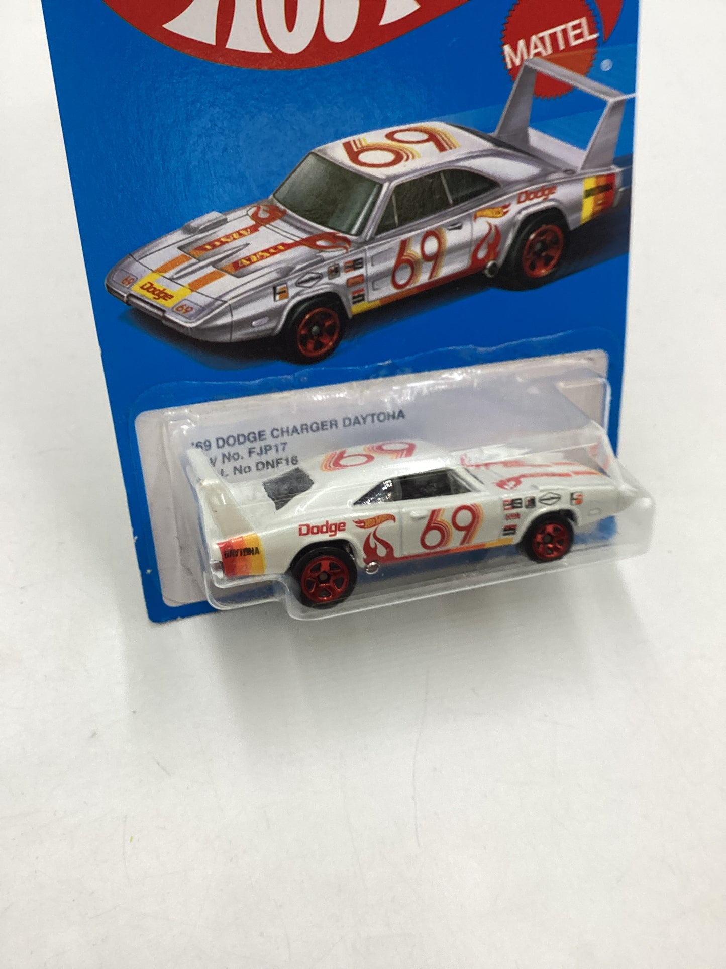 Hot Wheels Retro Style Series #FJP17 69 Dodge Charger Daytona White 157D