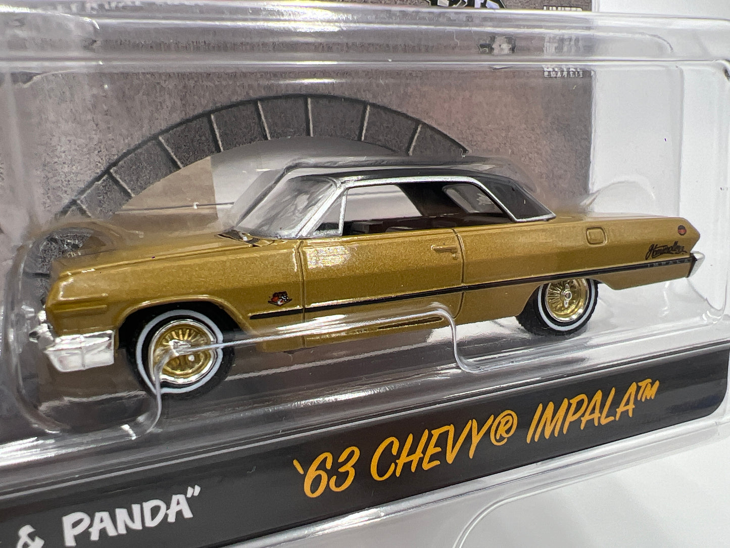 Greenlight x DGA Homie Rollerz CHASE 63 Chevy Impala Gold & Bigotes/Panda