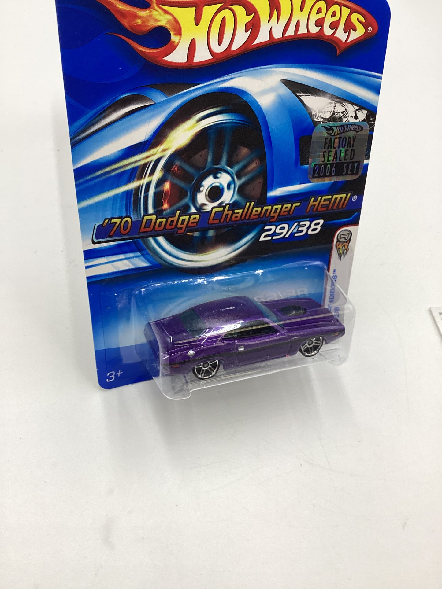 2006 Hot Wheels #29 70 Dodge Challenger HEMI Purple Factory Sealed SR