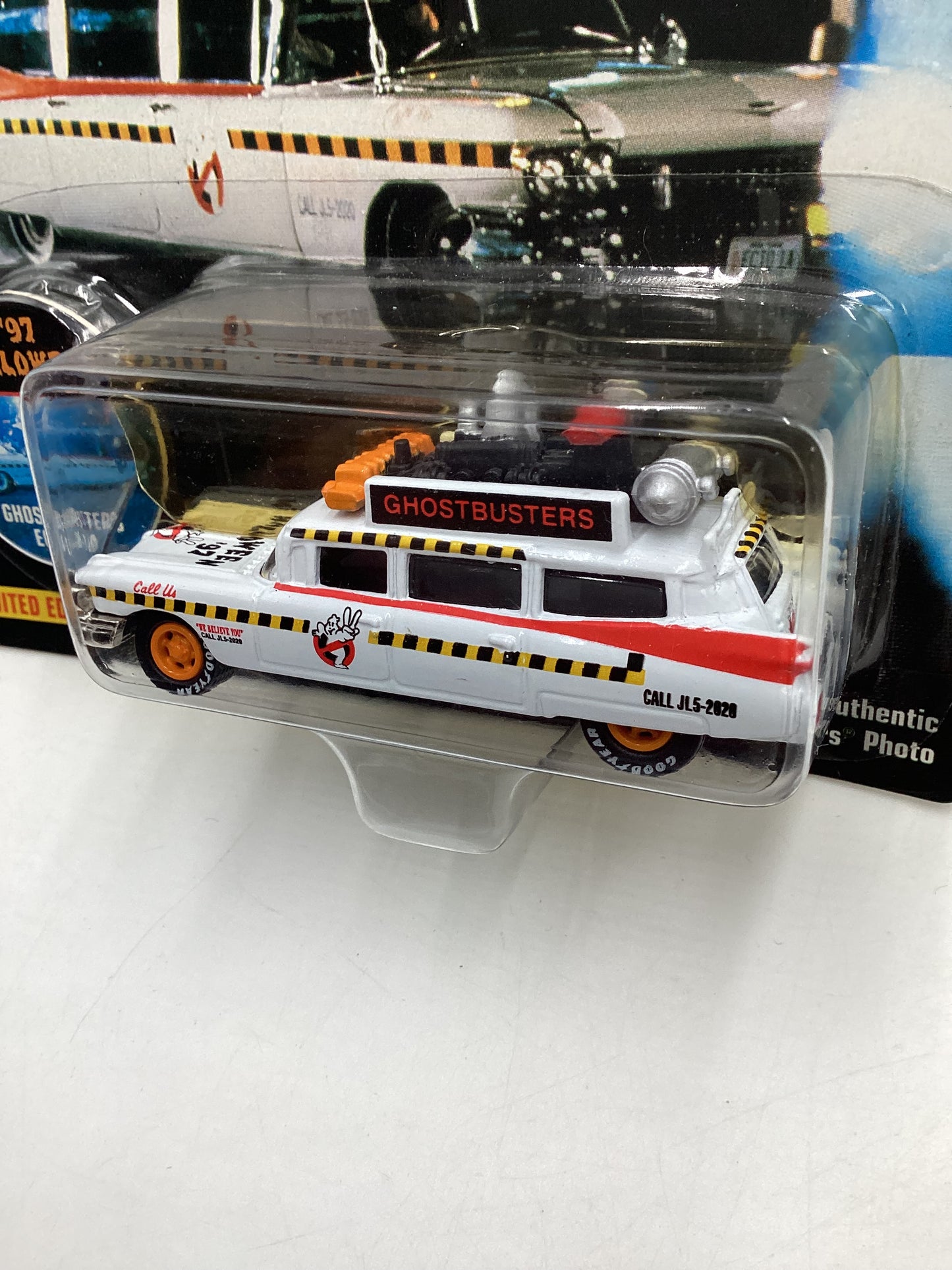 Johnny Lightning Frightning Lightning #6310 Ghostbusters Ecto-1A 192A