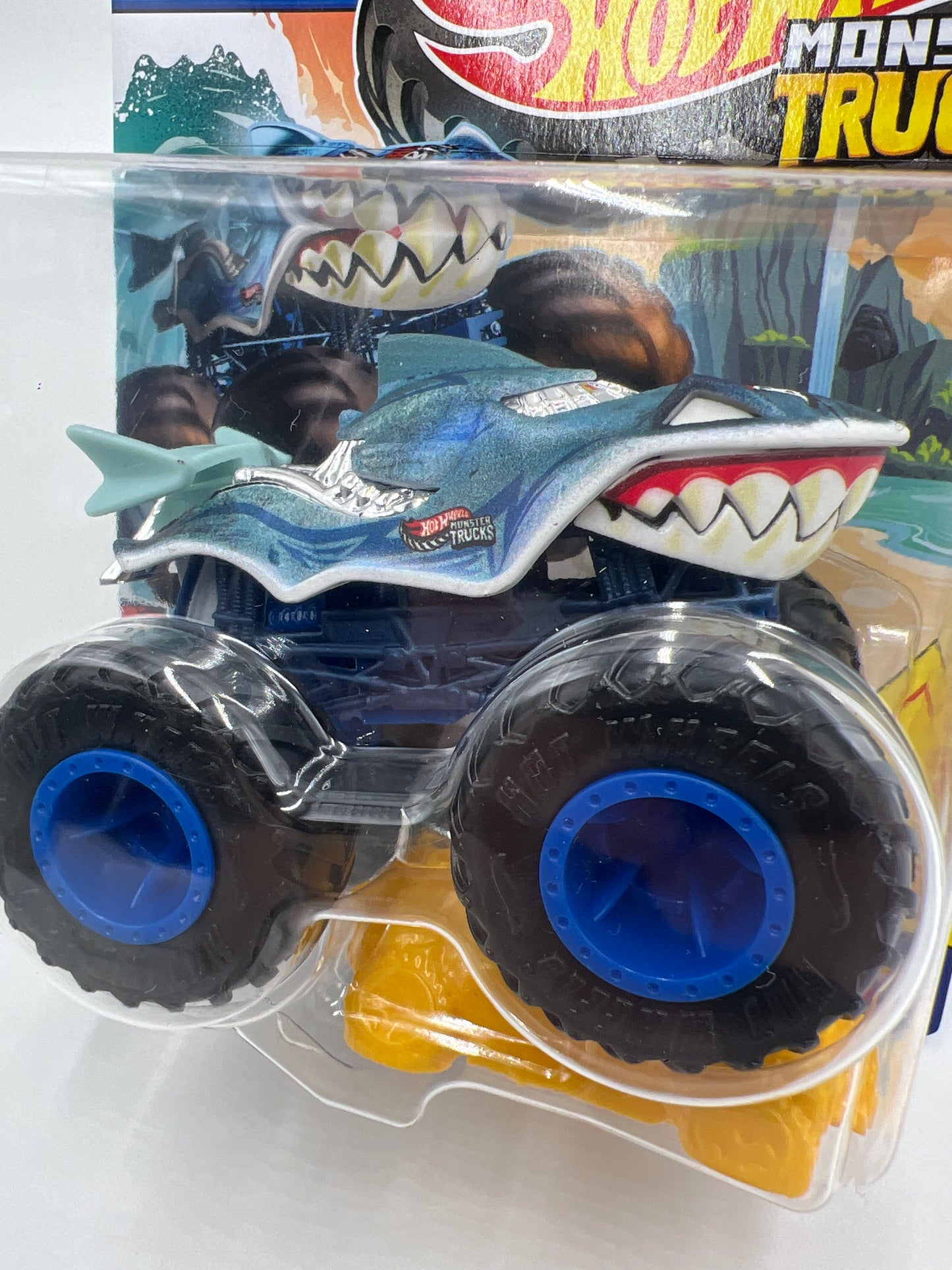 2025 Hot Wheels Monster Trucks Sharks Vs Dinos #3 Great Bite 127G