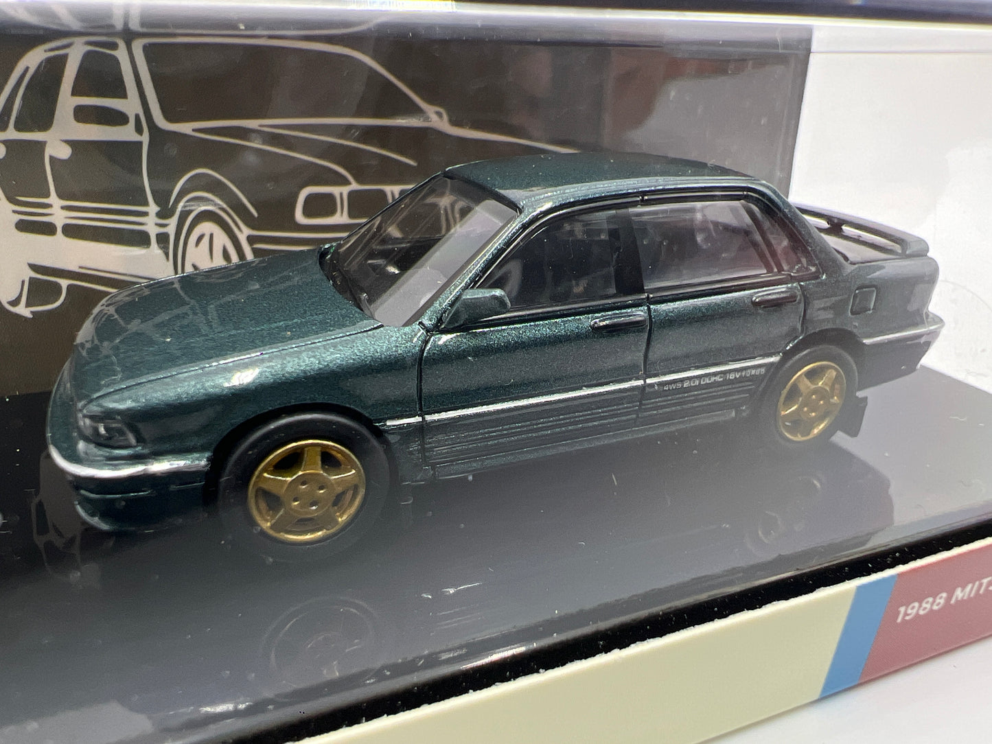 Para64 1:64 Scale Diecast Mitsubishi Motors 1988 Mitsubishi Galant VR-4 Oslo Green LHD
