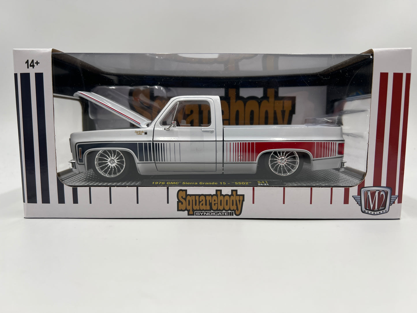 M2 Machines 1/24 Squarebody Syndicate 1976 GMC Sierra Grande 15 SS02 White S41