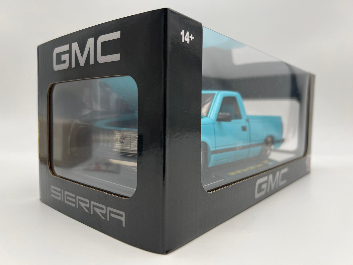 M2 Machines 1/24 Scale R140 CHASE 1988 GMC Sierra 1500 Custom Light Blue