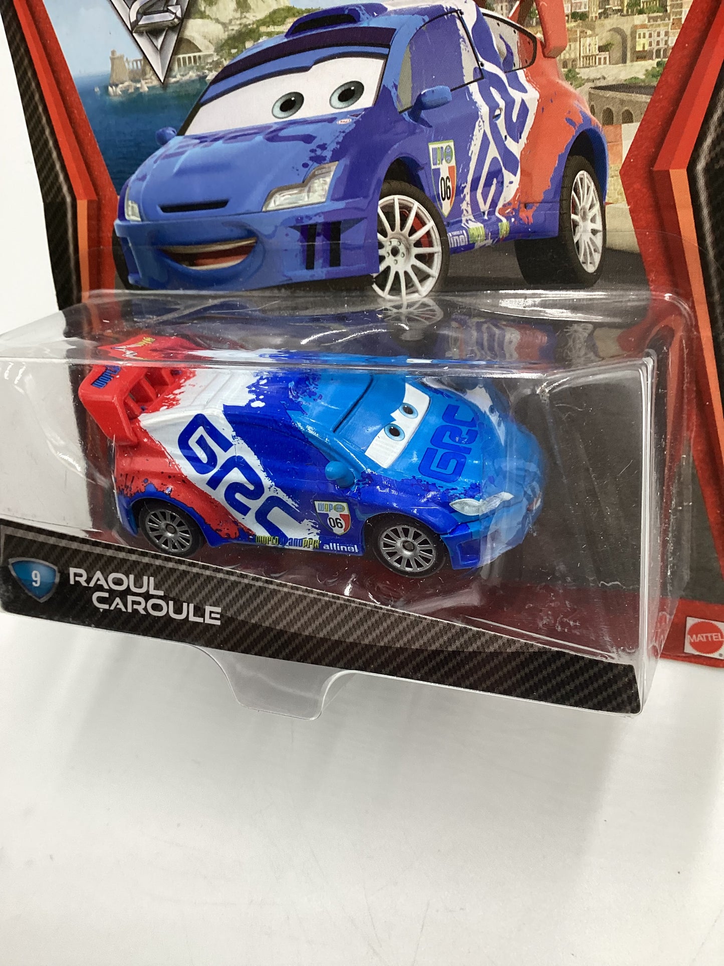 Disney Pixar Cars 2 #9 Raoul Caroule GRC 140E