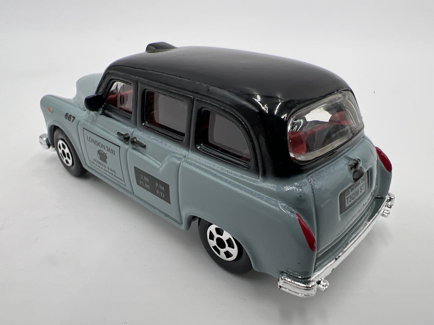Matchbox 1/64 Superfast #69 London Taxi Gray Loose
