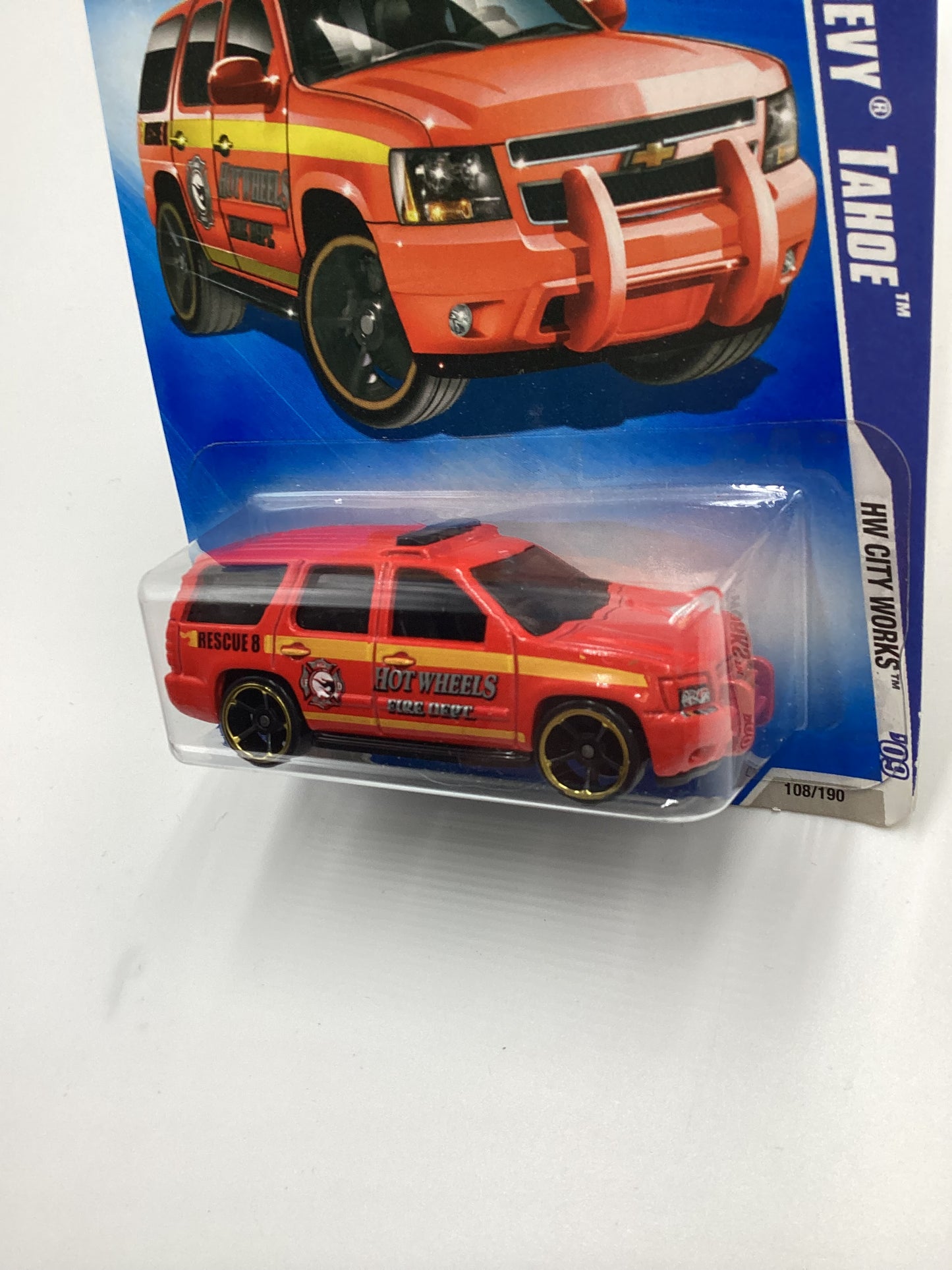 2009 Hot Wheels #108 07 Chevy Tahoe Fire Dept. Red Battle Force 5 Card 17A