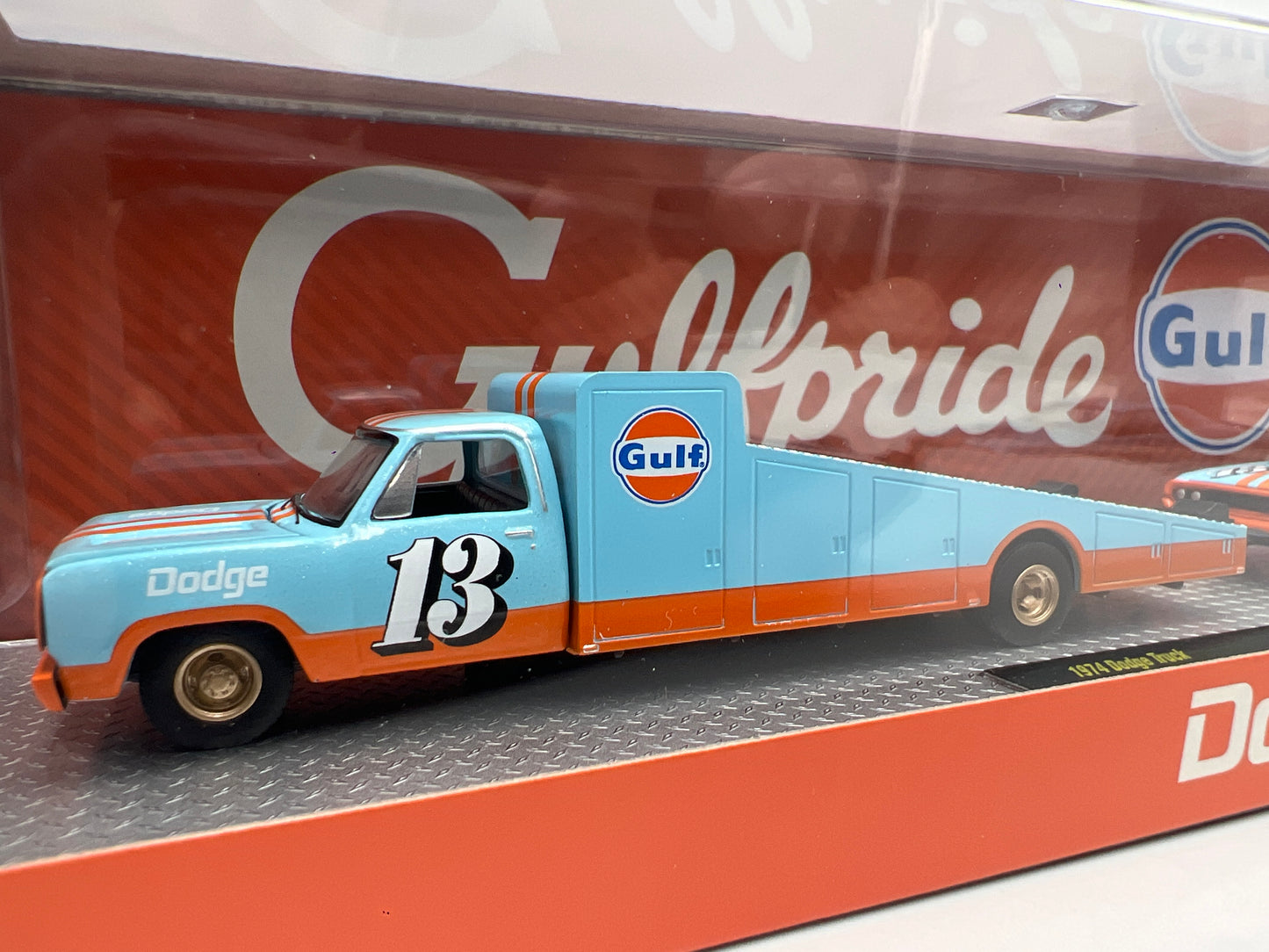 M2 Machines Haulers R99 Gulf 1974 Dodge Truck & 1970 Challenger T/A