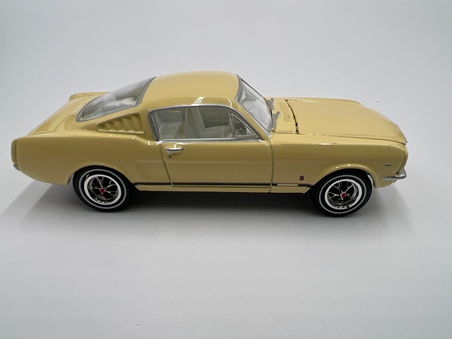 Greenlight Route 66 U.S.A Collector Pack 1965 Ford Mustang  Yellow Loose