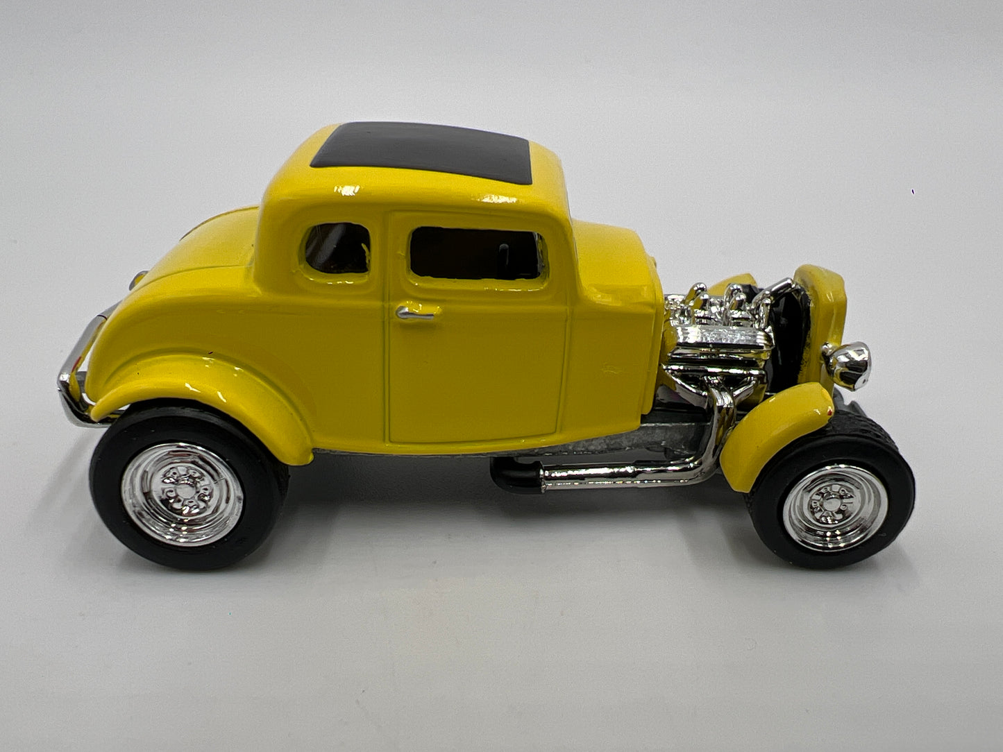 Motor Max 1/64 American Graffiti 1932 Ford Coupe Yellow Loose