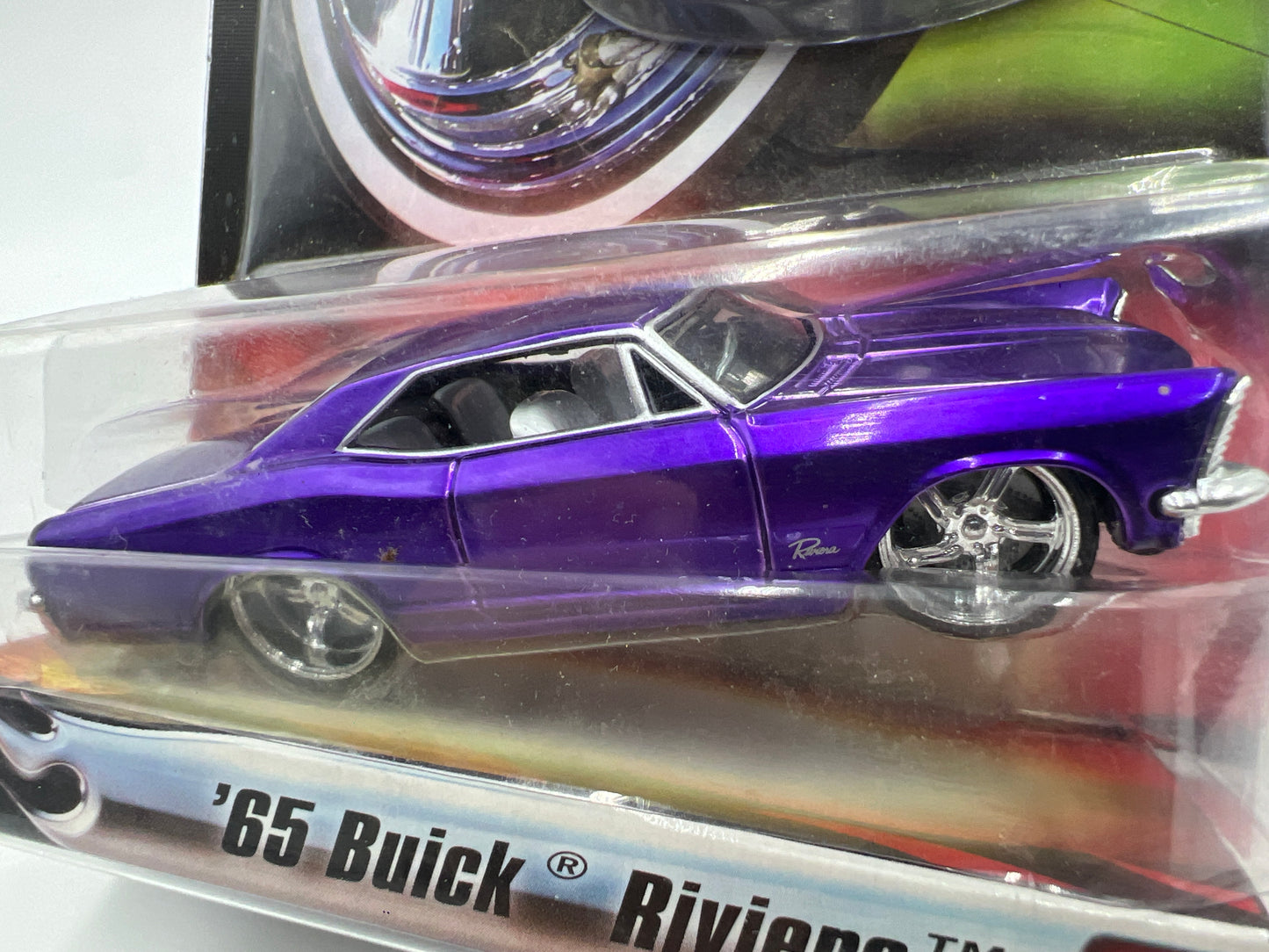 Hot Wheels 1:50 Custom Classics #5 65 Buick Riviera Purple SR