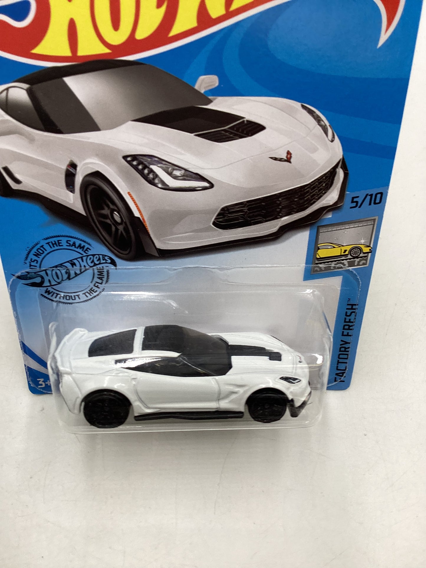 2020 Hot Wheels #200 Corvette C7 Z06 White 8i