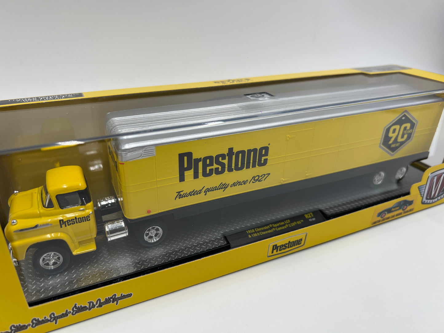 M2 Machines Auto Haulers Prestone 1958 Chevrolet Spartan LCF & 1969 Chevrolet Camaro Z/28 RS R27