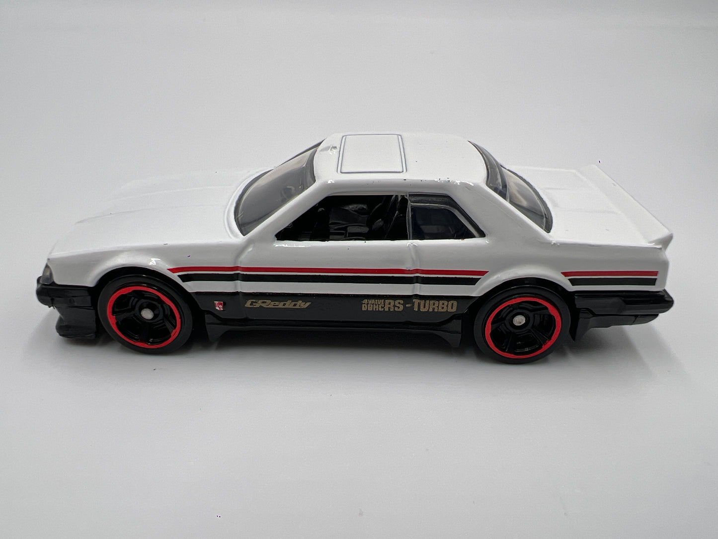 Hot Wheels 1/64 82 Nissan Skyline R30 White Loose