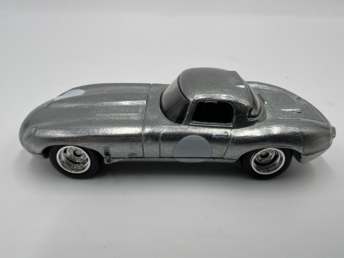 Hot Wheels 1/64 Premium Diorama Set Jaguar Lightweight E-Type Silver Loose