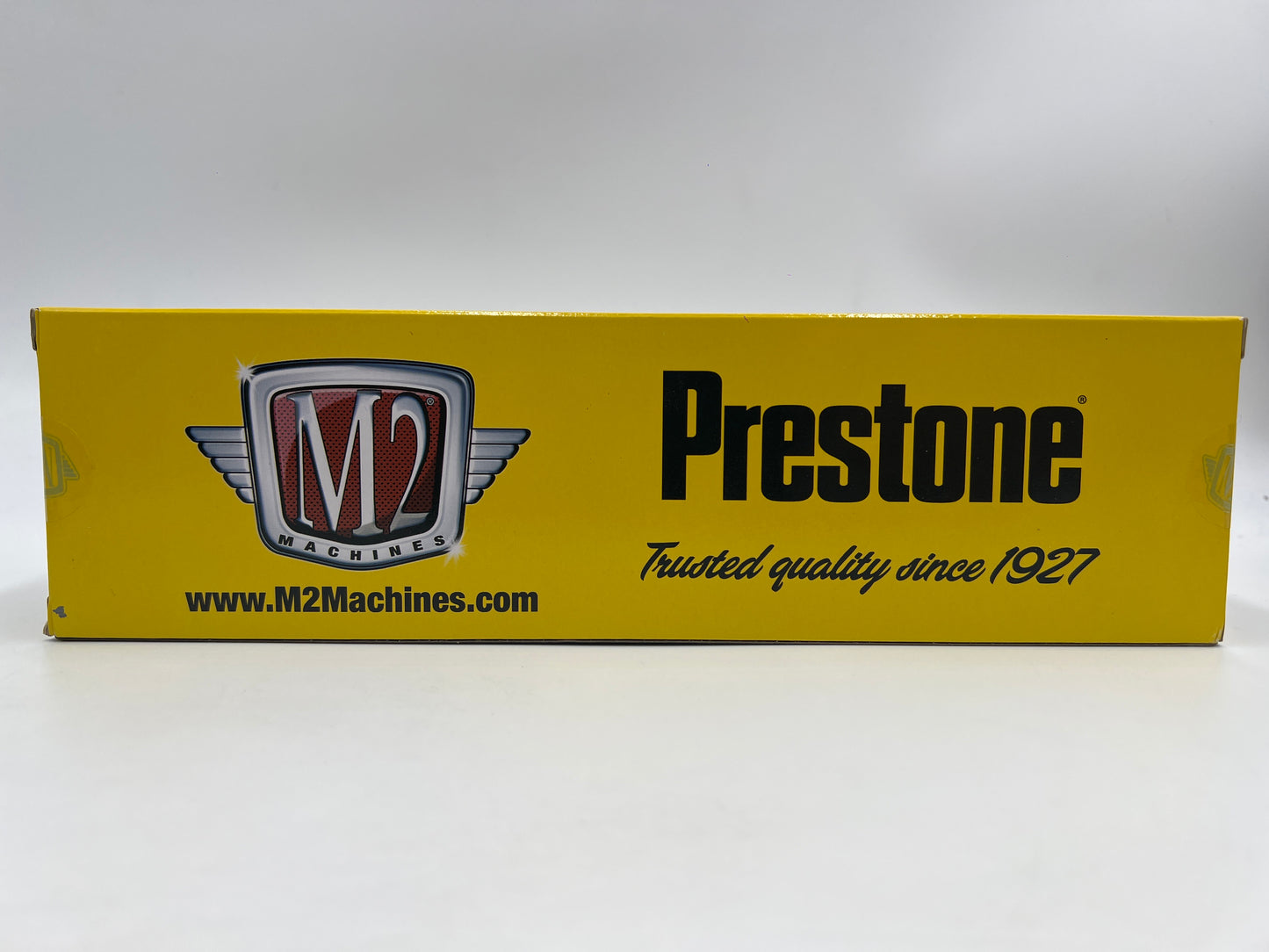 M2 Machines Auto Haulers Prestone 1958 Chevrolet Spartan LCF & 1969 Chevrolet Camaro Z/28 RS R27