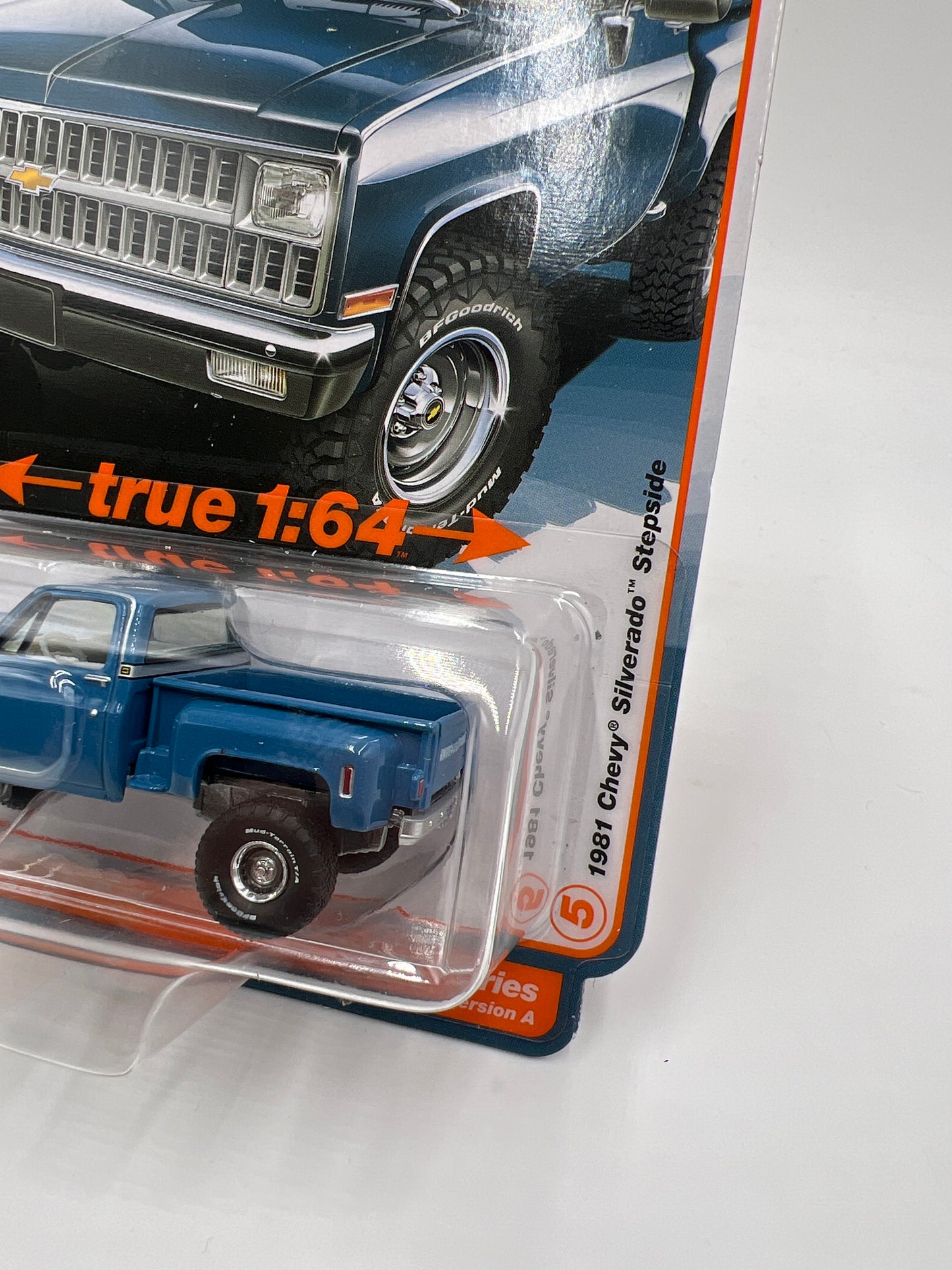 Auto World Muscle Trucks Release 3 Version A 1981 Chevy Silverado Stepside Blue 185B