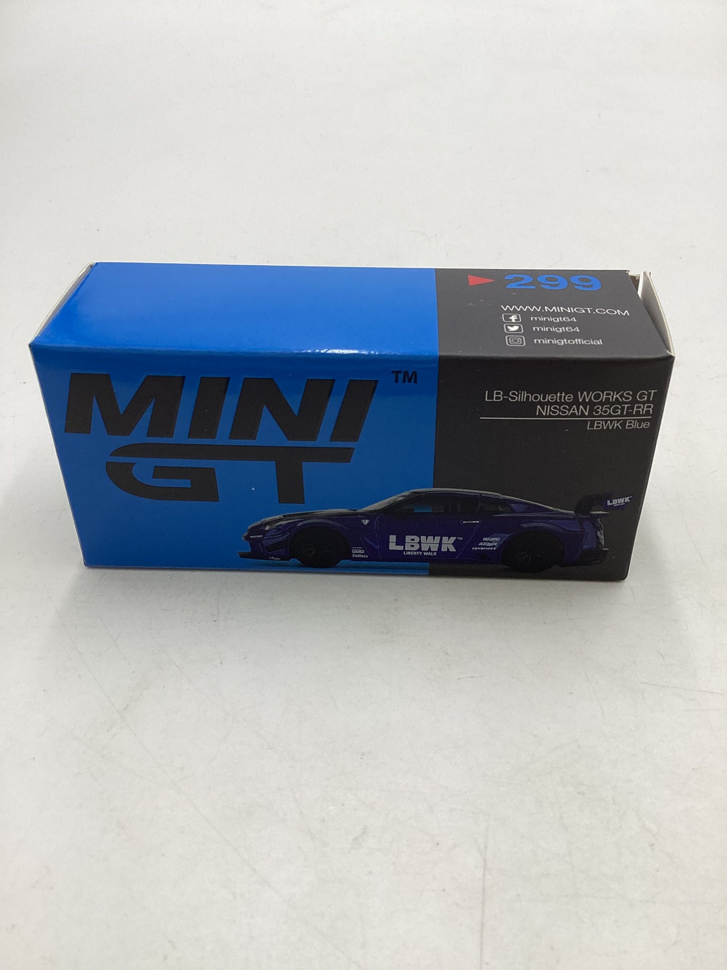 Mini GT #299 LB-Silhouette Works GT Nissan 35GT -RR LBWK Blue