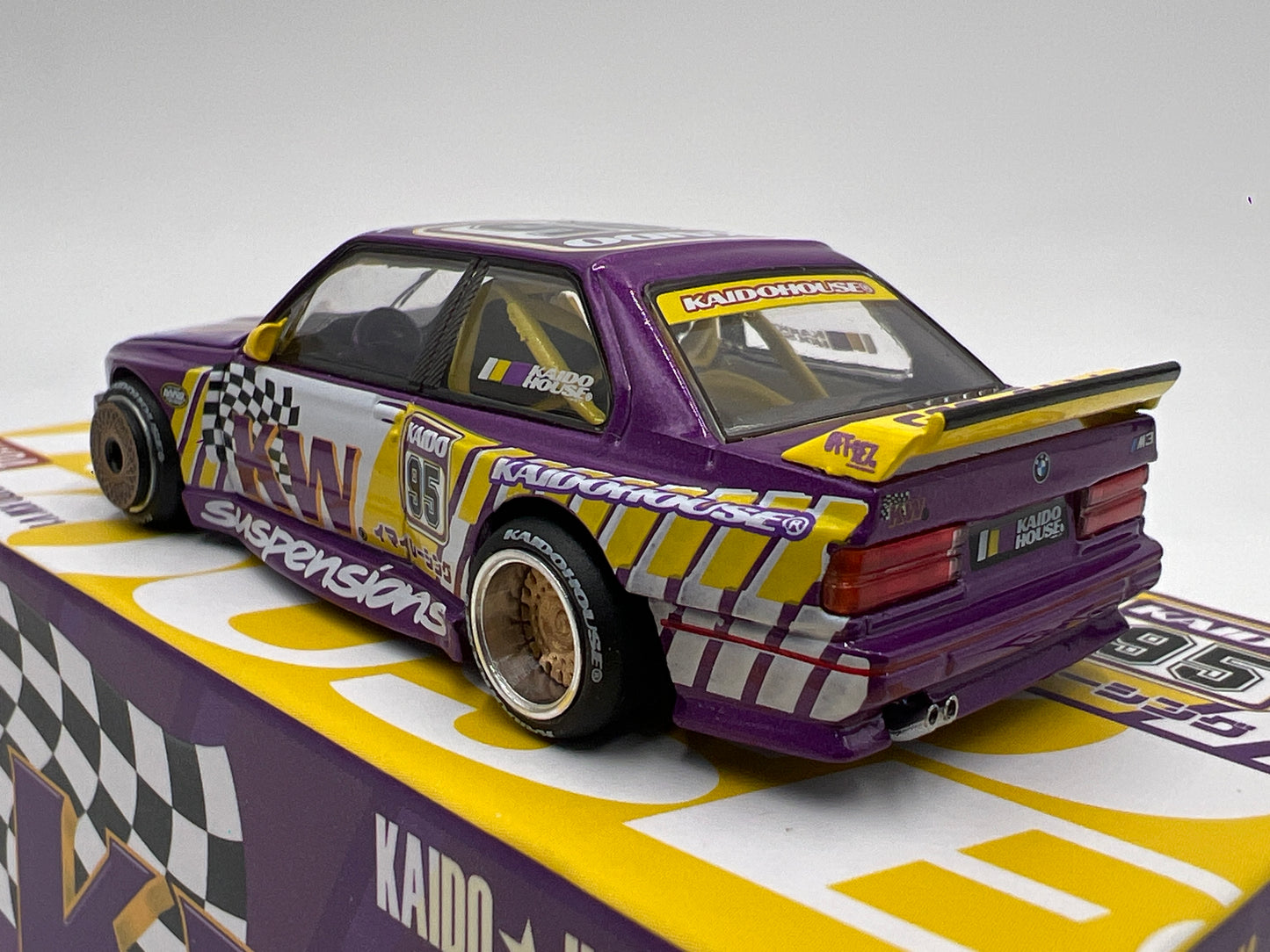 Mini GT Kaido House #194 BMW E30 M3 Kaido KW V1 Purple