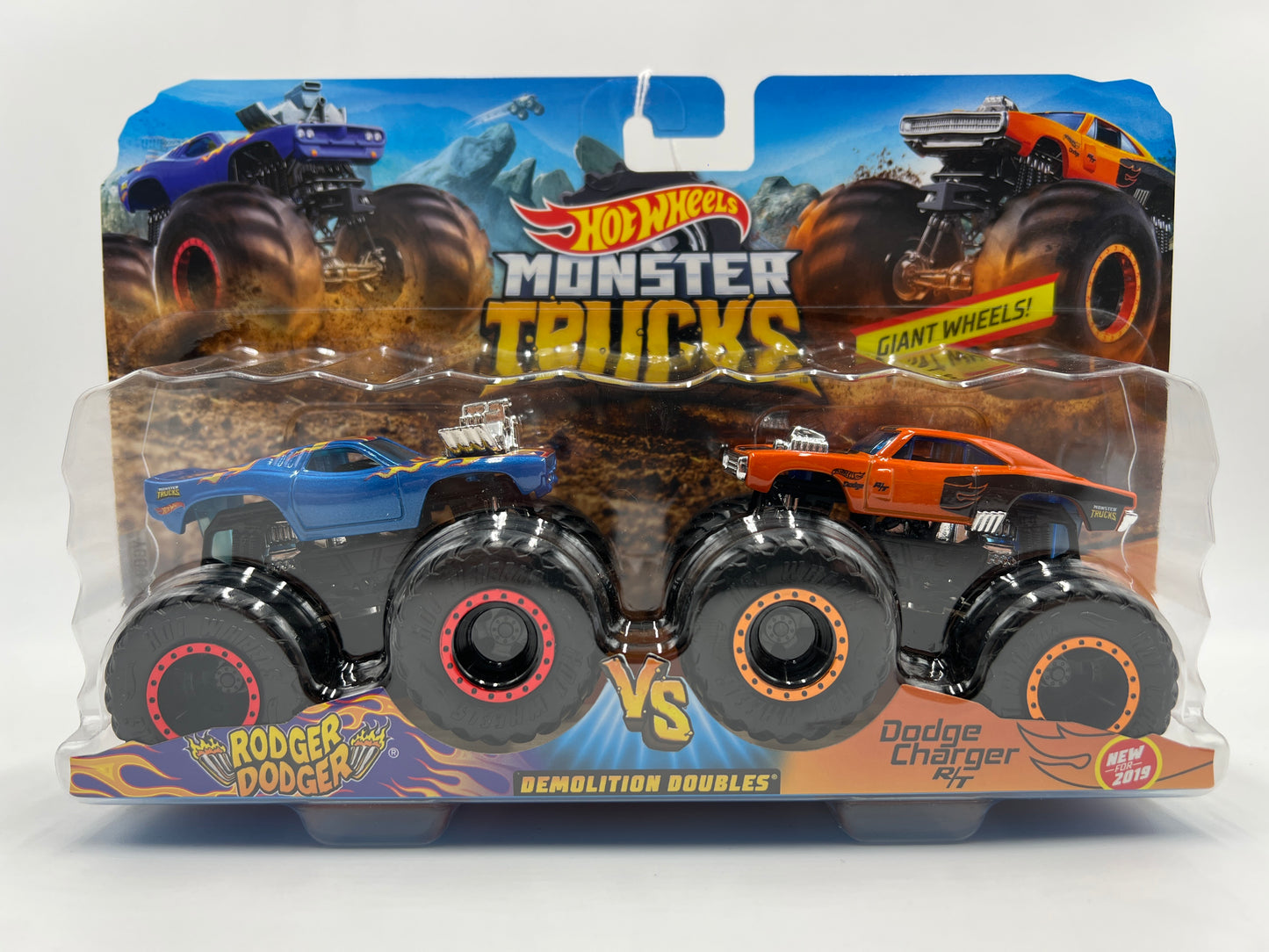 Hot Wheels Monster Trucks Demolition Doubles Rodger Dodger Vs Dodge Charger R/T 136H