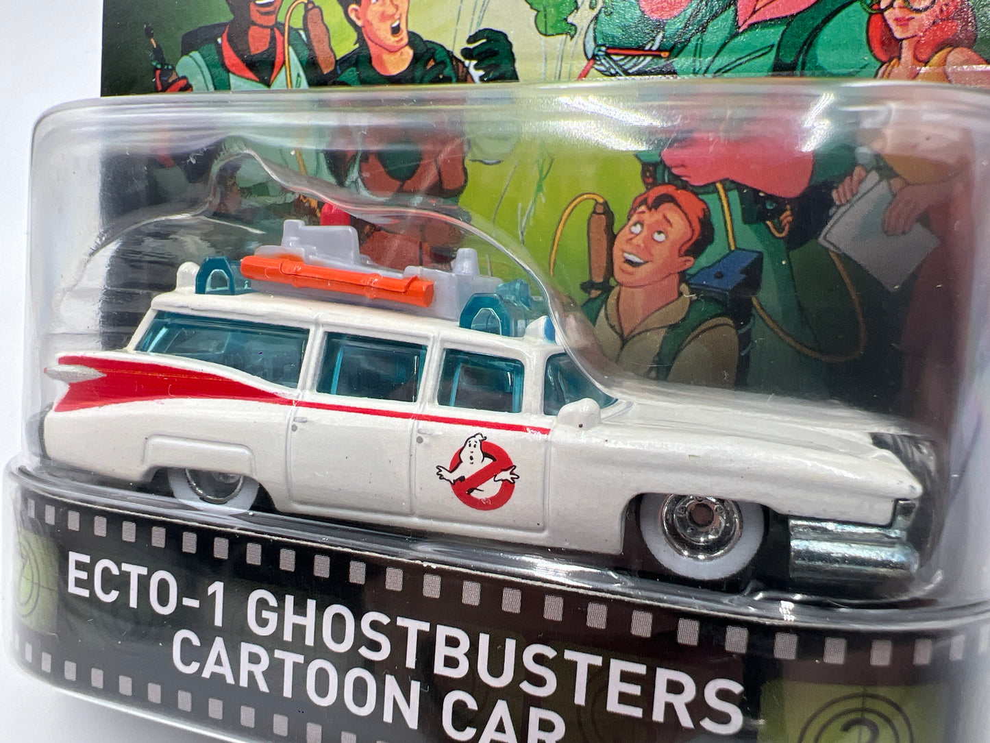 Hot Wheels Retro Entertainment Ghostbusters Ecto-1 Cartoon Car White W/Protector