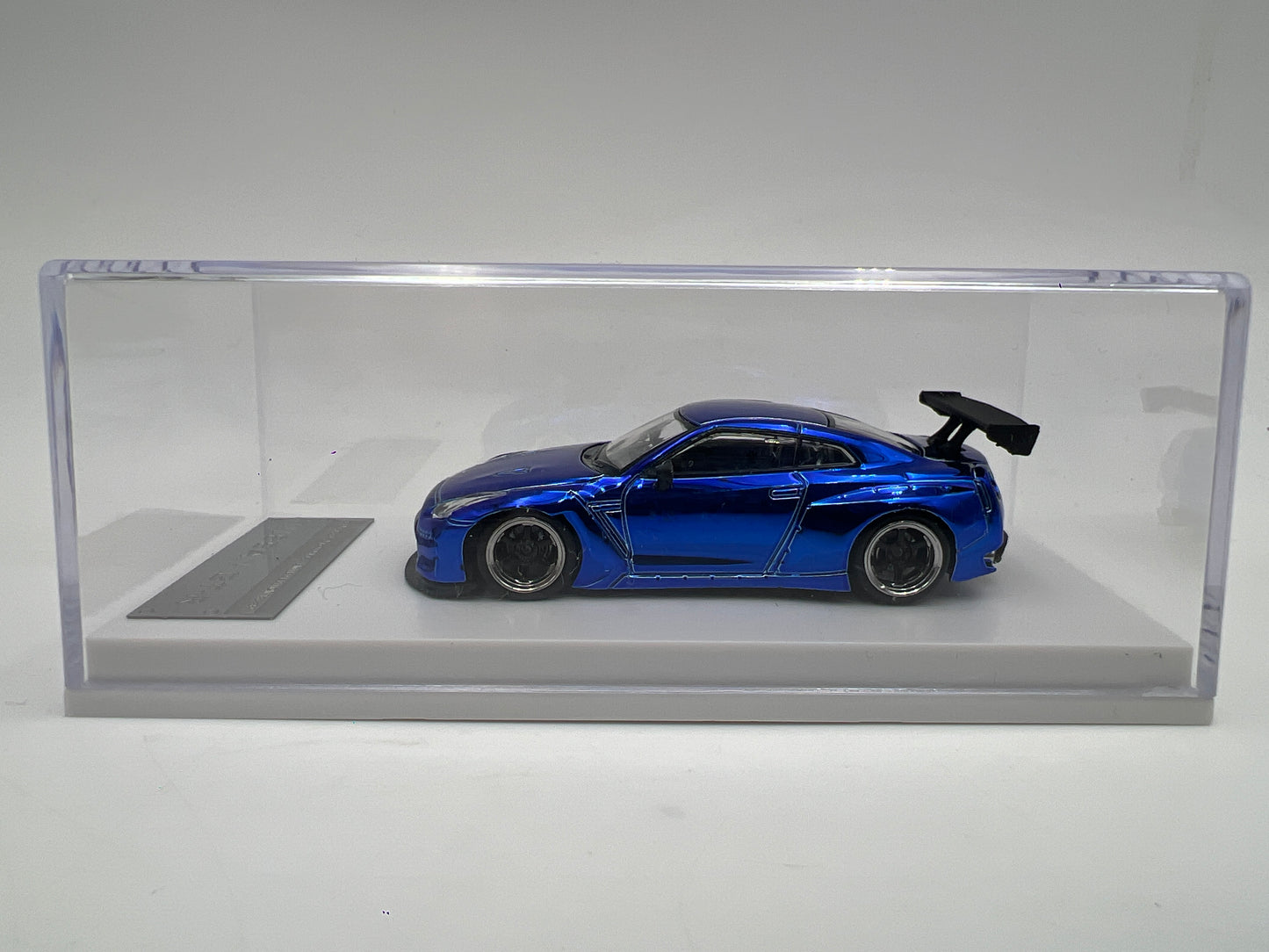 LMLF Models 1/64 #143/499 Nissan GT-R Skyline Chrome Blue Cracked Case
