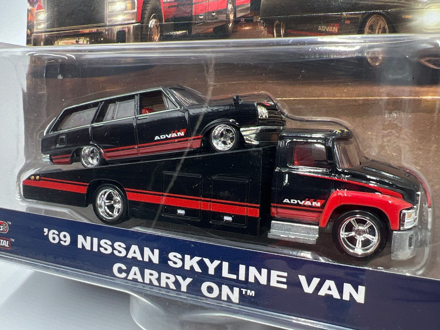 2018 Hot Wheels Team Transport #3 69 Nissan Skyline Van & Carry On Advan W/Protector