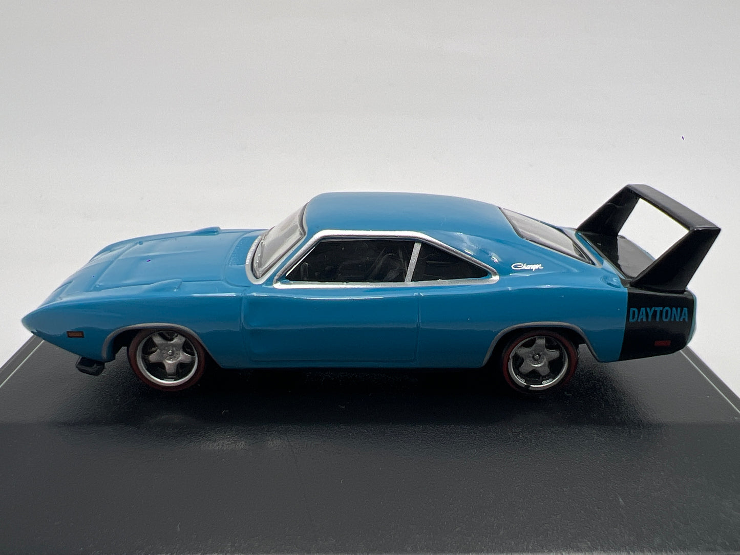 Oxford Auto Company 1/87 HO Scale Dodge Charger Daytona 1969 Blue