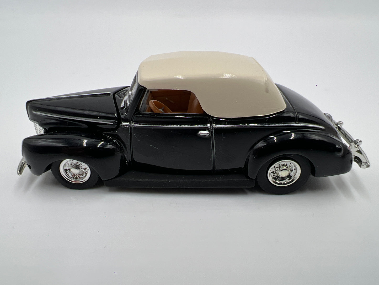 Hot Wheels Collectibles 1/64 Reggies Cars 1940 Ford Black Loose