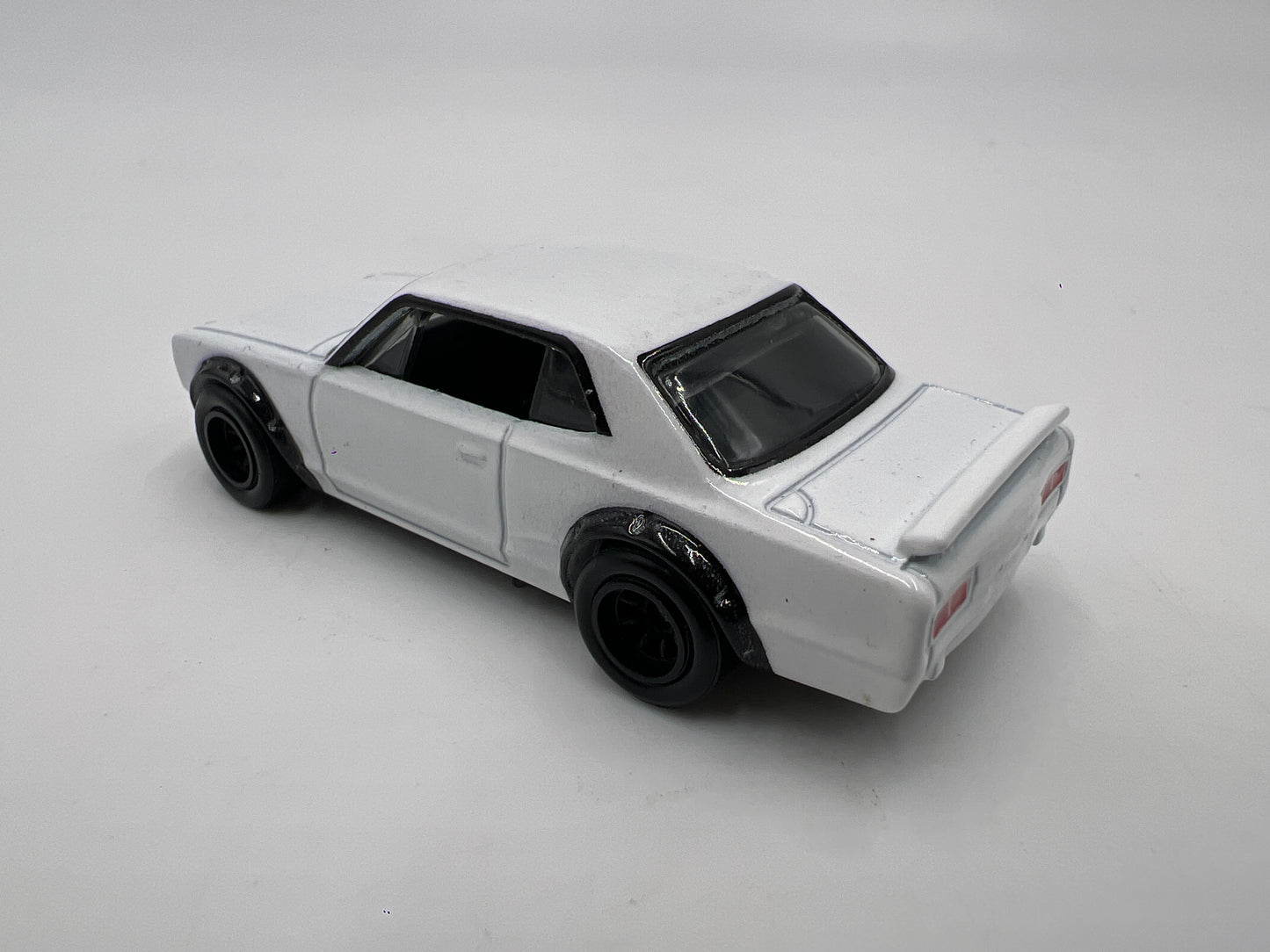 Hot Wheels Diorama Premium Nissan Skyline HT 2000GT-X White Loose