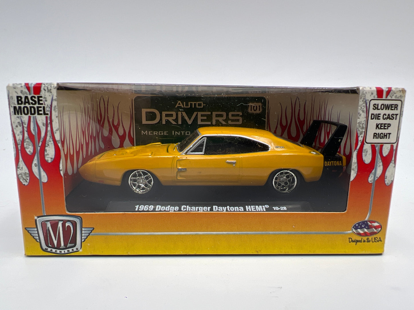 M2 Machines 10-28 Auto Drivers 1969 Dodge Charger Daytona Hemi Yellow